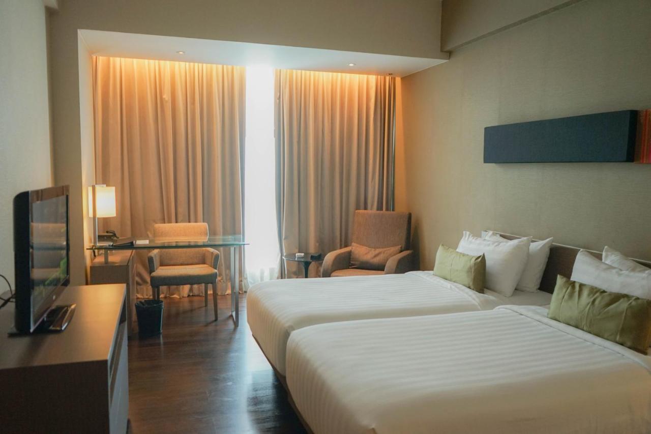 The Premiere Hotel Пеканбару Екстериор снимка