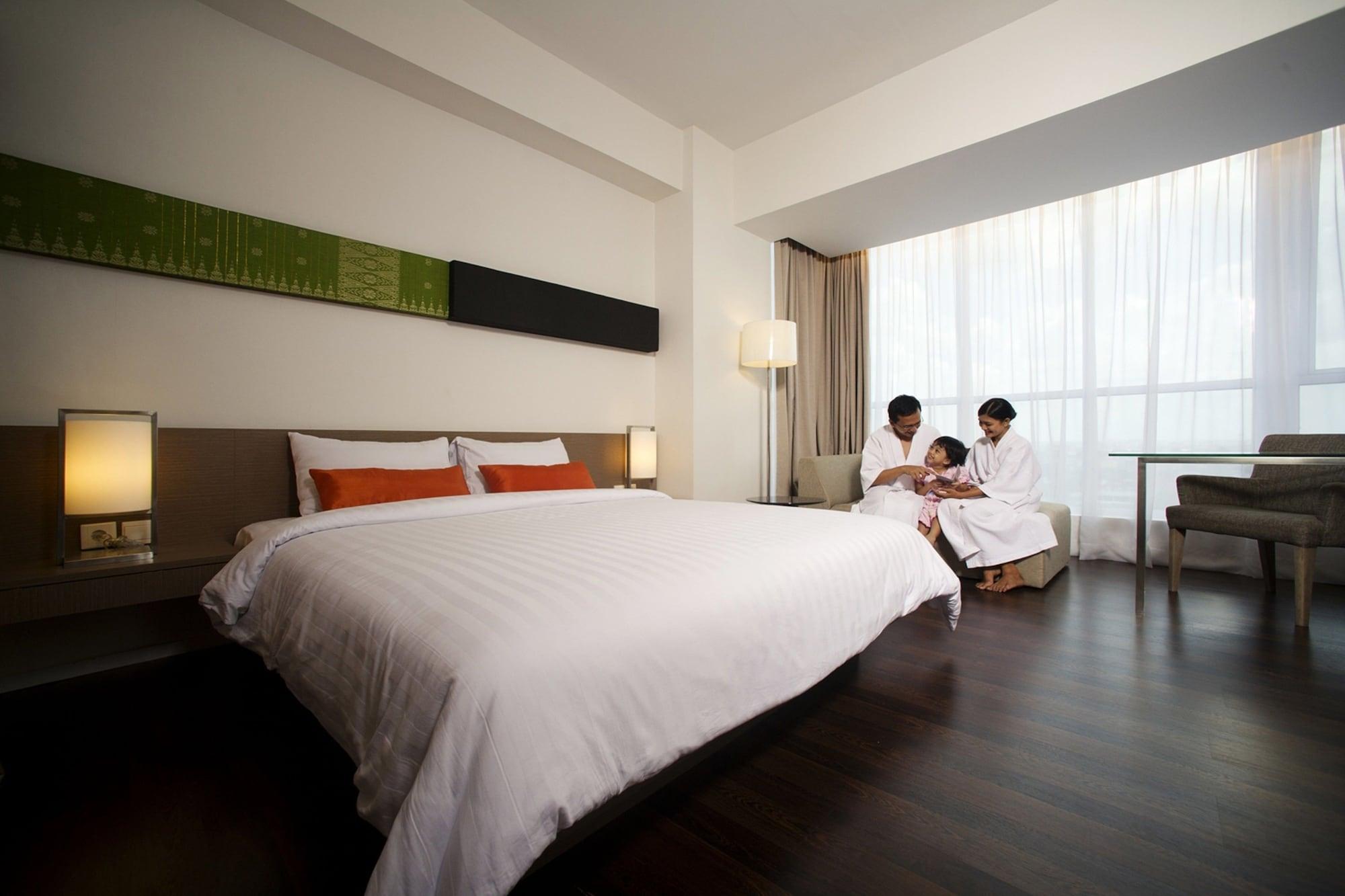 The Premiere Hotel Пеканбару Екстериор снимка