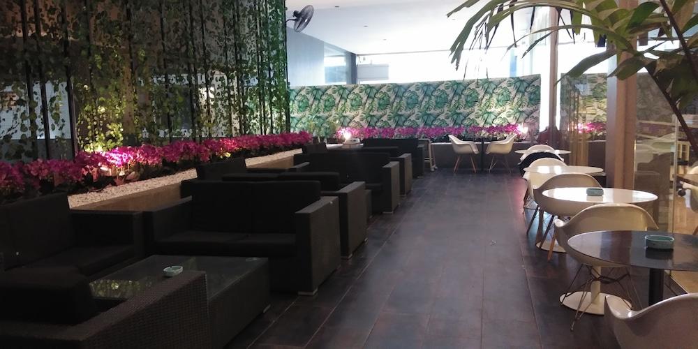 The Premiere Hotel Пеканбару Екстериор снимка