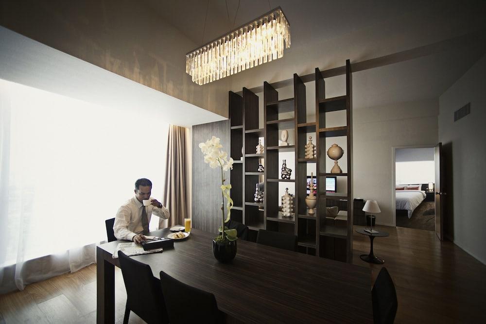The Premiere Hotel Пеканбару Екстериор снимка