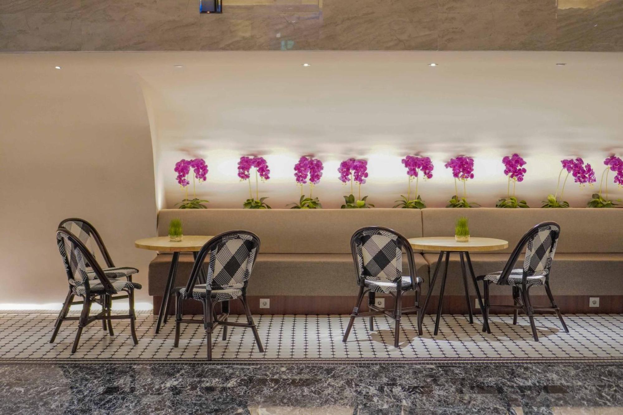 The Premiere Hotel Пеканбару Екстериор снимка
