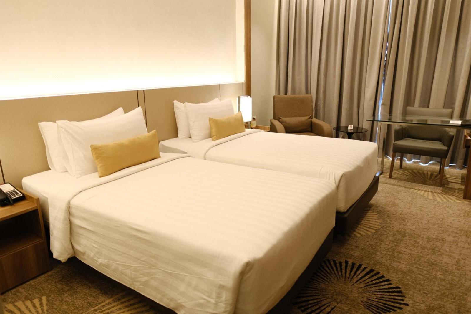 The Premiere Hotel Пеканбару Екстериор снимка