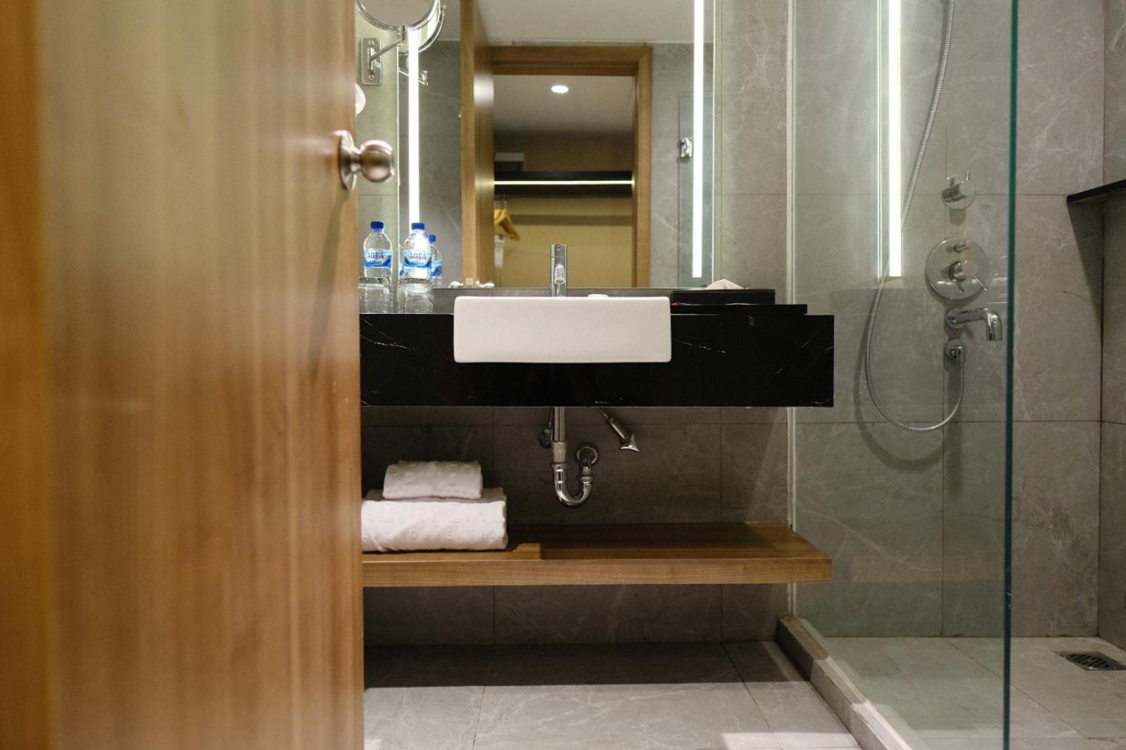 The Premiere Hotel Пеканбару Екстериор снимка