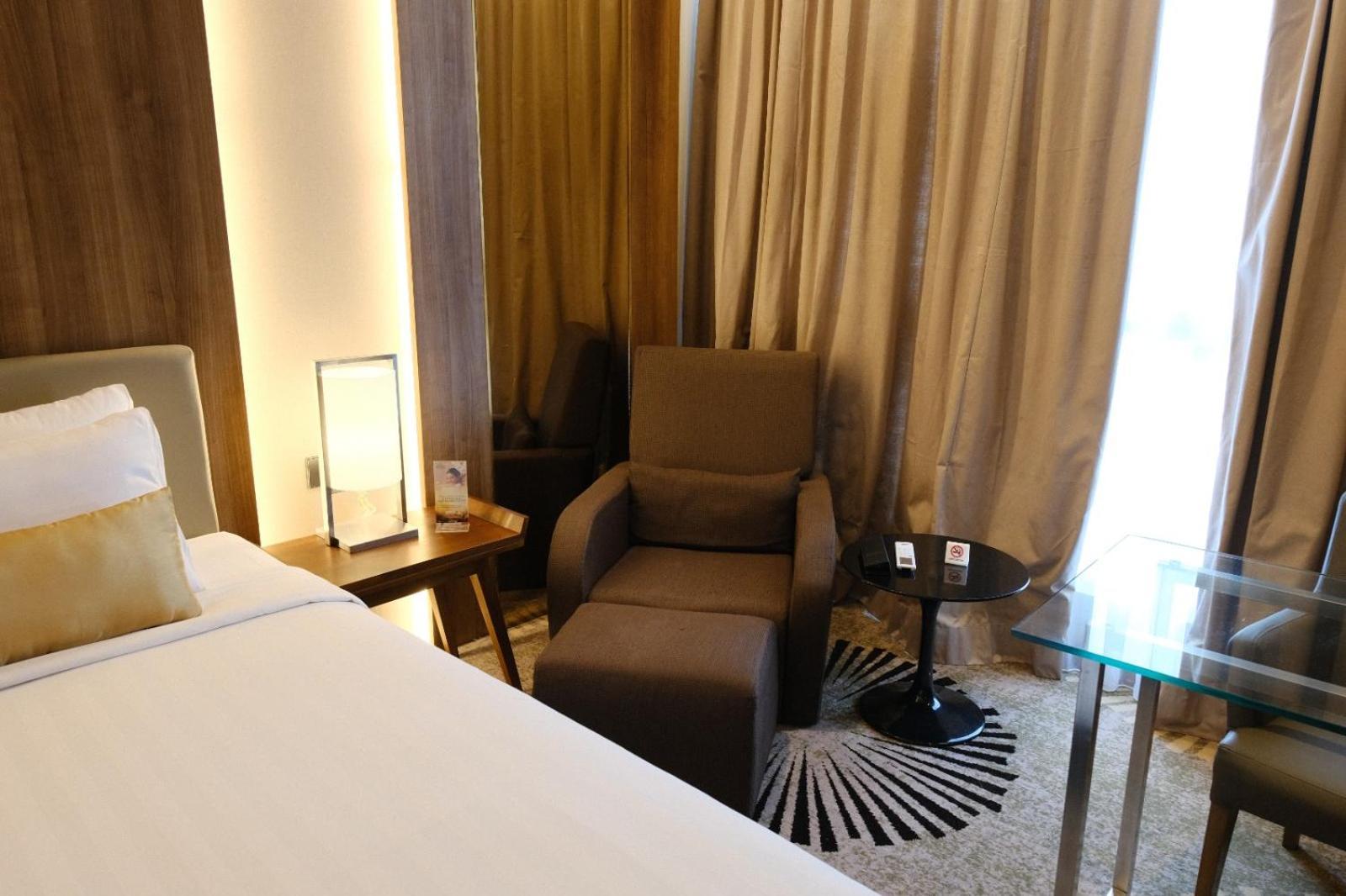 The Premiere Hotel Пеканбару Екстериор снимка