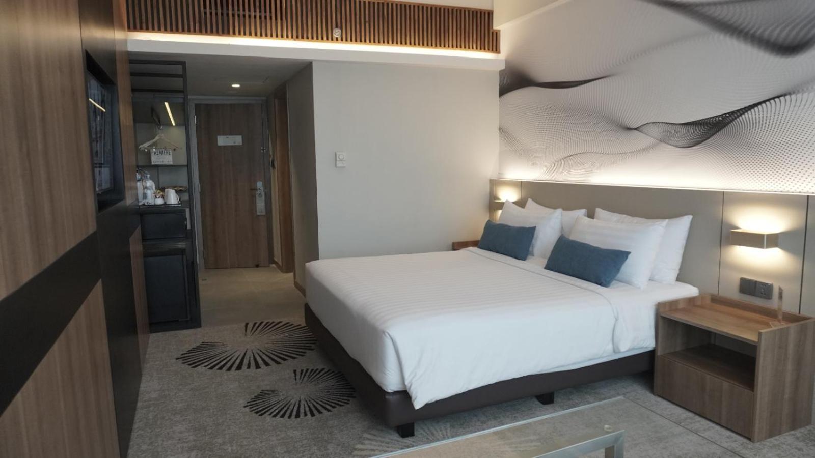 The Premiere Hotel Пеканбару Екстериор снимка