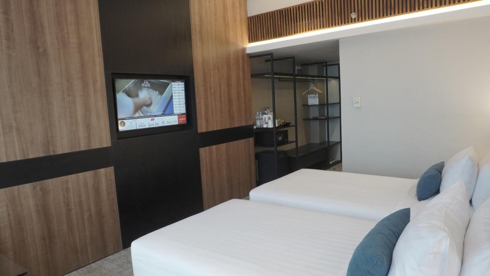 The Premiere Hotel Пеканбару Екстериор снимка